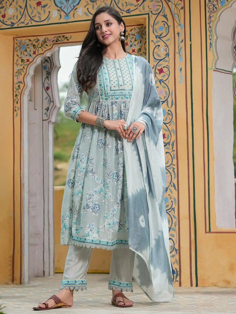 Trending Latest Kurta Designs for Women: Embracing Current Fashion Trends